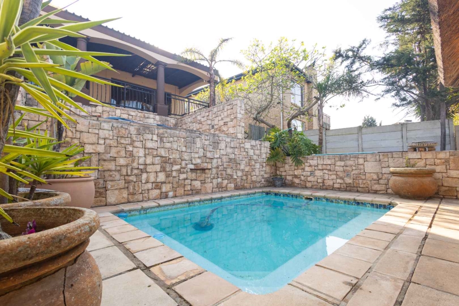 To Let 4 Bedroom Property for Rent in Ridgeworth Western Cape